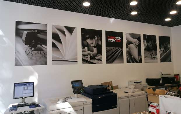 Affiches mise en situation métier et copieur pour impresison couleur et noir et blanc de l'agence COPYTOP Lyon Hotêl de Ville