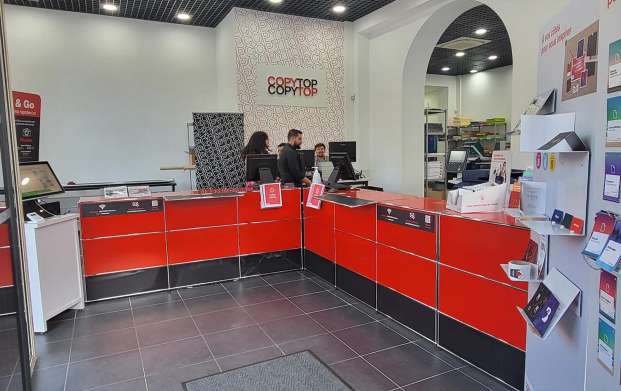 Comptoir et conseillers de l'agence COPYTOP Marseille Préfecture