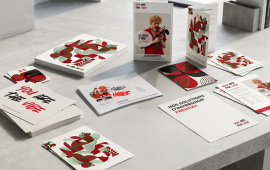 Décor de bureau présentant une sélection de flyers, brochures et documents imprimés personnalisés, illustrant les solutions d'impression professionnelles COPYTOP pour la communication d'entreprise.