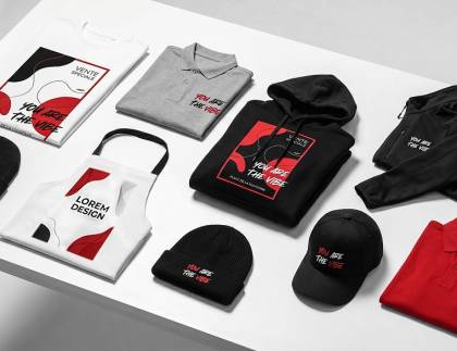 Collection de textiles personnalisés comprenant des t-shirts, polos, vestes, bonnets, casquettes et tabliers imprimés avec un logo, pour les vêtements professionnels, les événements, les associations et les entreprises.