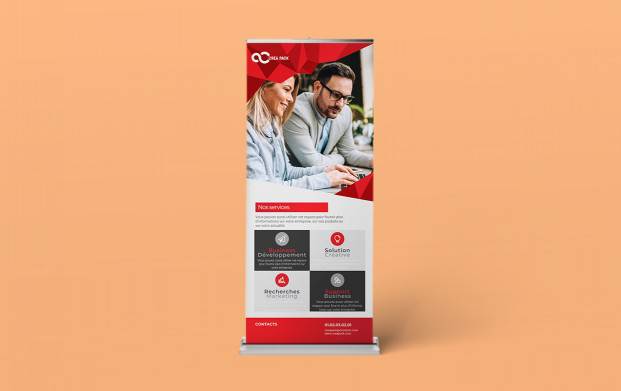 Élevez votre présence visuelle avec notre roll-up haut de gamme, doté d'une structure élégante pour une présentation professionnelle. Roll-up haut de gamme avec structure élégante