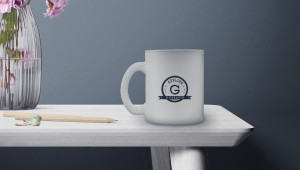 Optez pour ce mug unique au rendu givré. Personnalisé aux couleurs de votre entreprise, il devient un véritable cadeau d'affaires à offrir à vos clients ou vos associés.