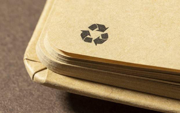 Avec sa ligne nature, le carnet cousu recyclé personnalisé est un cadeau d’entreprise écologique.