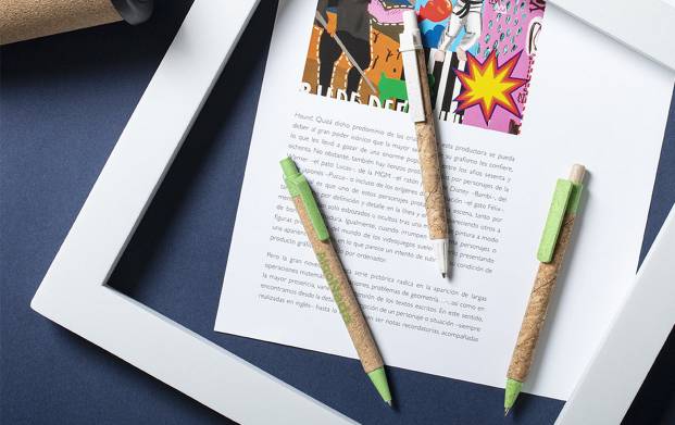 Personnalisez le stylo en liège éco-friendly pour marquer les esprits