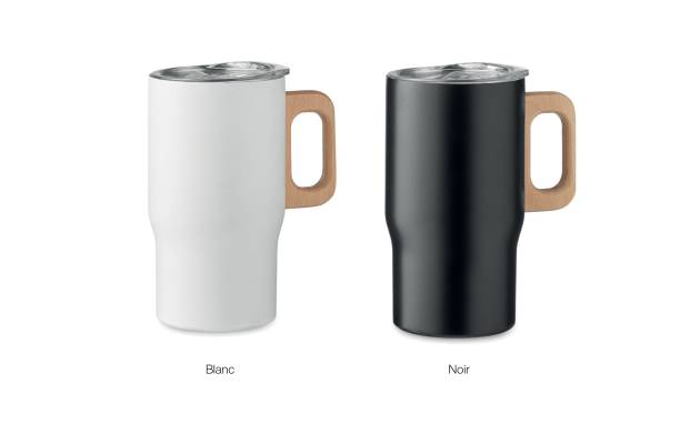 Le gobelet avec anse bois, nouveau goodies Après l'incontournable mug personnalisé, une nouvelle tendance dans les cadeaux d'affaires : le gobelet avec anse bois personnalisé.
