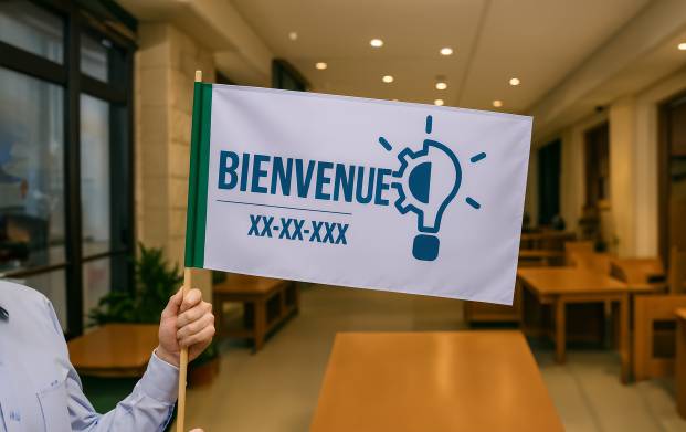 Drapeau avec manche personnalisé Pour tous vos événements et manifestations, pensez à imprimer nos drapeaux avec hampe !