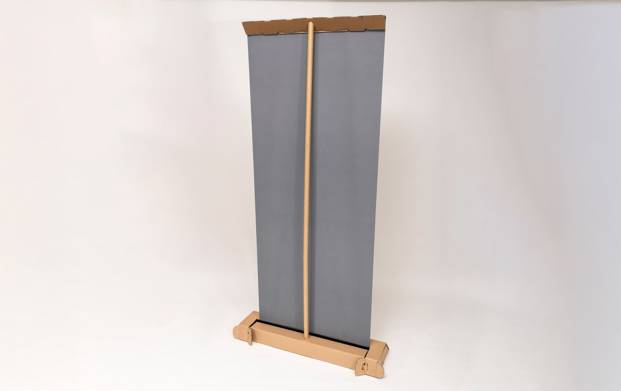 Pour un événement interne, un salon ou un affichage intérieur, le roll-up carton est un support idéal pour exposer votre marque. Léger et pratique, vous le disposez où vous le souhaitez.