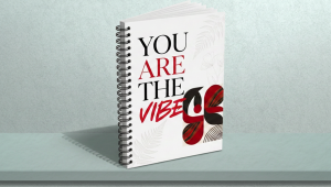 Votre book parfait à portée de main grâce à COPYTOP. Personnalisable selon vos préférences avec différents types de papier de haute qualité, divers formats et options de reliure. Même si vous n'avez qu'une idée en tête sans fichier, notre studio de création s'occupe de la mise en page pour vous.