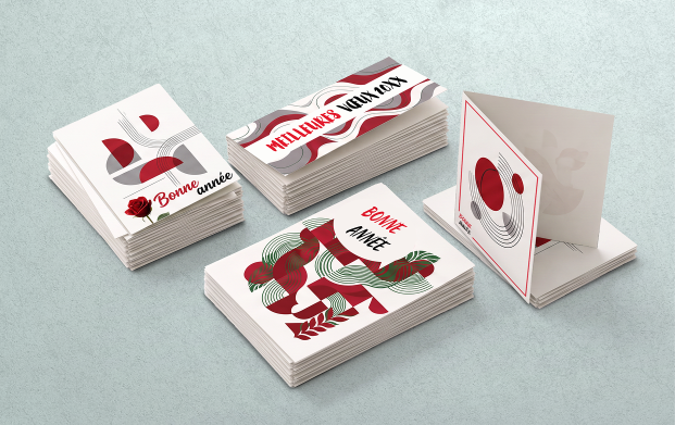 Carte de vœux personnalisée imprimée en express avec une finition de qualité professionnelle, idéale pour adresser rapidement vos vœux de fin d'année à vos clients, collaborateurs et partenaires.