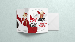 Faire-part personnalisé haut de gamme avec finitions premium au choix : pelliculage mat, brillant, satiné, soft touch ou grain de sable, vernis sélectif ou 3D et dorure or ou argent, pour sublimer vos annonces et invitations.