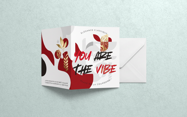 Faire-part personnalisé haut de gamme avec finitions premium au choix : pelliculage mat, brillant, satiné, soft touch ou grain de sable, vernis sélectif ou 3D et dorure or ou argent, pour sublimer vos annonces et invitations.