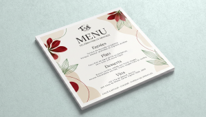 Menu de mariage classique personnalisé imprimé en couleur ou noir et blanc, en recto ou recto-verso, sur papier ivoire 240 g, satiné 350 g ou brillant 350 g, avec ou sans pliage et au choix avec pelliculage mat, satiné, brillant, peau de pêche ou grain de sable, ou plastification mate ou brillante pour les menus sans pli.