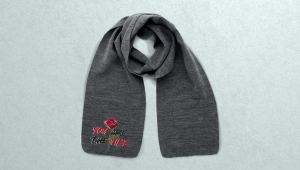 Écharpe personnalisée en polyester RPET avec logo brodé à une extrémité