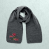 Écharpe personnalisée en polyester RPET avec logo brodé à une extrémité