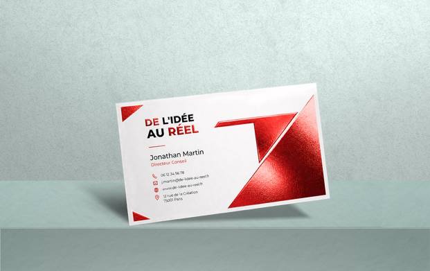 Sublimez  vos cartes de visite avec une dorure pour un rendu élégant et raffiné lors de vos  campagnes ou rencontres professionnelles.