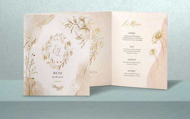 Menu de mariage personnalisé haut de gamme, disponible en différents formats et avec ou sans pliage, imprimé en couleur ou noir et blanc sur papier ivoire, satiné ou brillant, avec finition pelliculage mat, brillant, satiné, peau de pêche ou grain de sable, vernis sélectif ou 3D et dorure or ou argent.