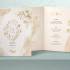 Menu de mariage personnalisé haut de gamme, disponible en différents formats et avec ou sans pliage, imprimé en couleur ou noir et blanc sur papier ivoire, satiné ou brillant, avec finition pelliculage mat, brillant, satiné, peau de pêche ou grain de sable, vernis sélectif ou 3D et dorure or ou argent.