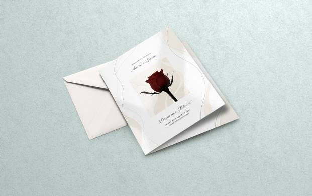 Faire-part de mariage personnalisé avec finitions premium au choix : pelliculage, vernis sélectif, vernis 3D, dorure or ou dorure argent, pour une invitation élégante et raffinée.