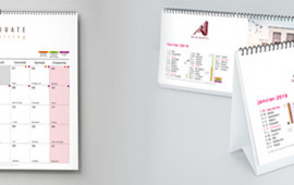 COPYTOP propose une variété de modèles personnalisables pour votre calendrier : calendrier souple, contrecollé rigide, calendrier mural, calendrier de bureau chevalet.