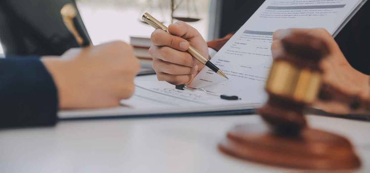 Impression de documents financiers | Qualité et discrétion | COPYTOP Pour vos rapports financiers et bilans comptables, choisissez l'expertise de COPYTOP. Impression haut de gamme et traitement confidentiel garantis pour des documents à la hauteur de vos enjeux.