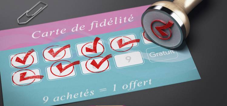 Impression de cartes de fidélité | L'atout fidélisation by COPYTOP Optez pour des cartes de fidélité imprimées par COPYTOP pour encourager les achats répétés. Matériaux durables, finitions soignées et conseils avisés : tous les ingrédients d'un programme de fidélisation réussi, à votre image.