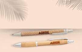 Large gamme de stylos professionnels personnalisables pour votre communication d'entreprise. Gravure laser ou impression logo haute définition. Excellent rapport qualité-prix. Livraison rapide.