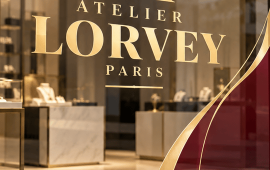 Adhésif de vitrine personnalisé pour communiquer sur vos soldes et promotions en magasin