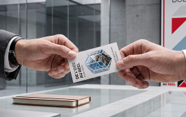 Valorisez votre identité professionnelle avec notre carte de visite haute gamme, conçue pour offrir une présentation élégante et un impact durable lors de vos échanges.